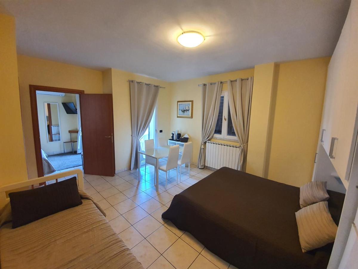 Couette-café Brezza Marina 2*